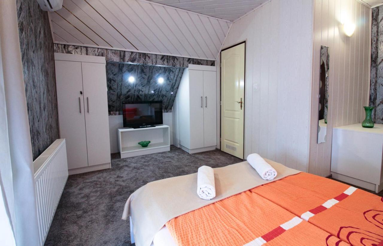 Emi Vendégház Balatonszárszó Extérieur photo