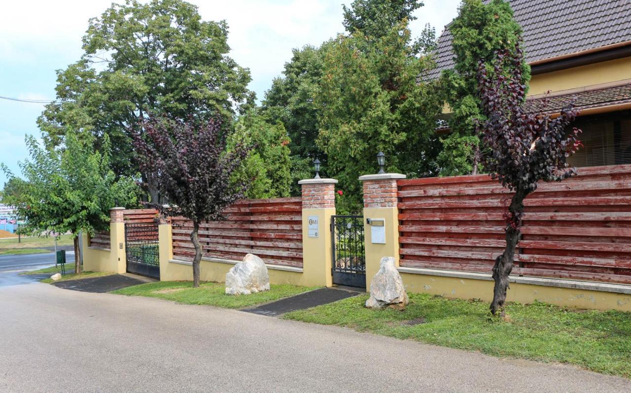 Emi Vendégház Balatonszárszó Extérieur photo